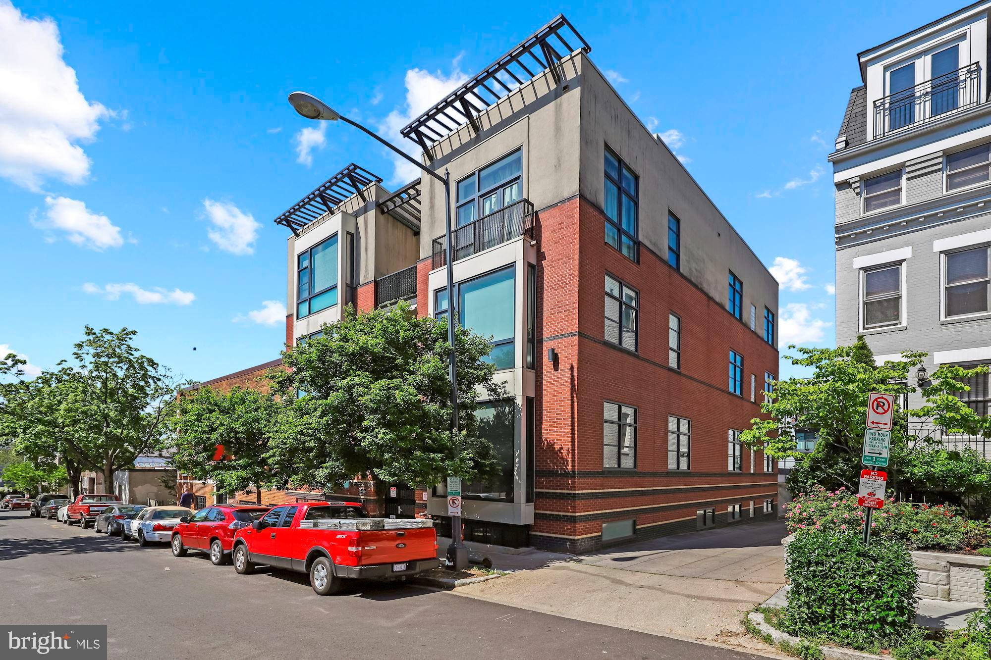 2426 Ontario Road Northwest, Unit 305 Washington, DC 20009 - Photo 3 of 26