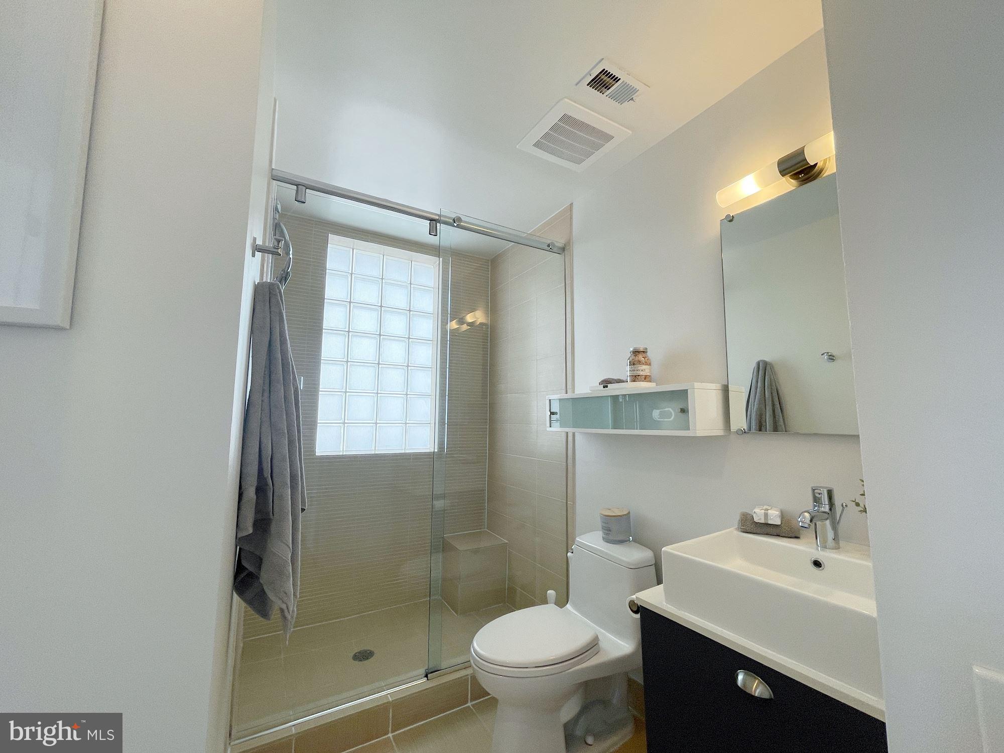 2426 Ontario Road Northwest, Unit 305 Washington, DC 20009 - Photo 25 of 26