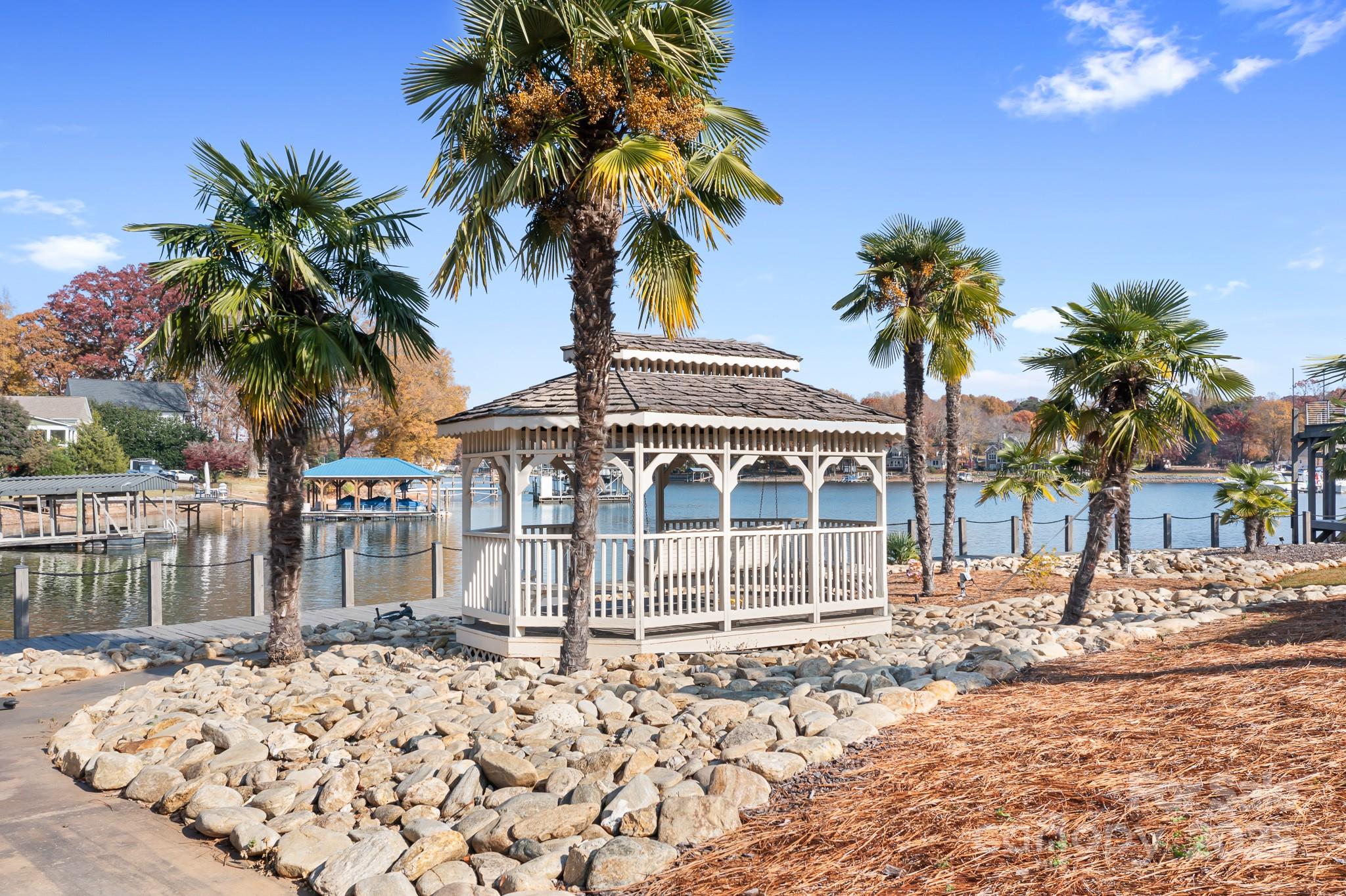 20332 Colony Point Lane Cornelius, NC 28031 - Photo 5 of 48