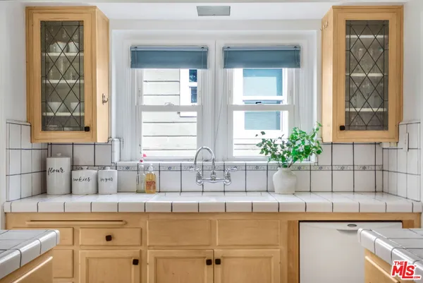 $936,000 | 4012 West 58th Place, Los Angeles, CA 90043