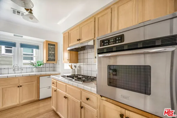 $936,000 | 4012 West 58th Place, Los Angeles, CA 90043