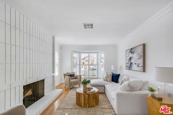 $936,000 | 4012 West 58th Place, Los Angeles, CA 90043