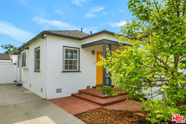 $936,000 | 4012 West 58th Place, Los Angeles, CA 90043