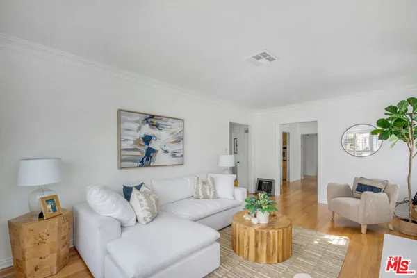 $936,000 | 4012 West 58th Place, Los Angeles, CA 90043