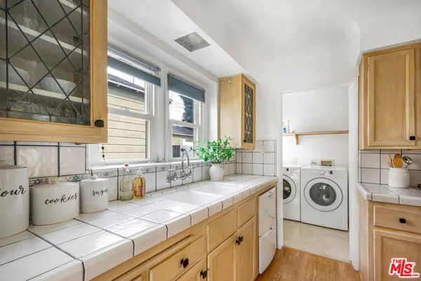 $936,000 | 4012 West 58th Place, Los Angeles, CA 90043