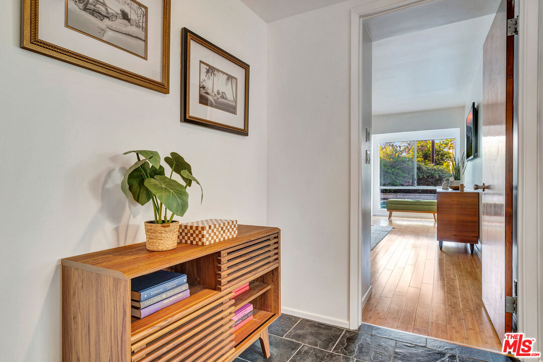 16771 Addison Street Encino, CA 91436 - Photo 26 of 49 Gallery Image 26