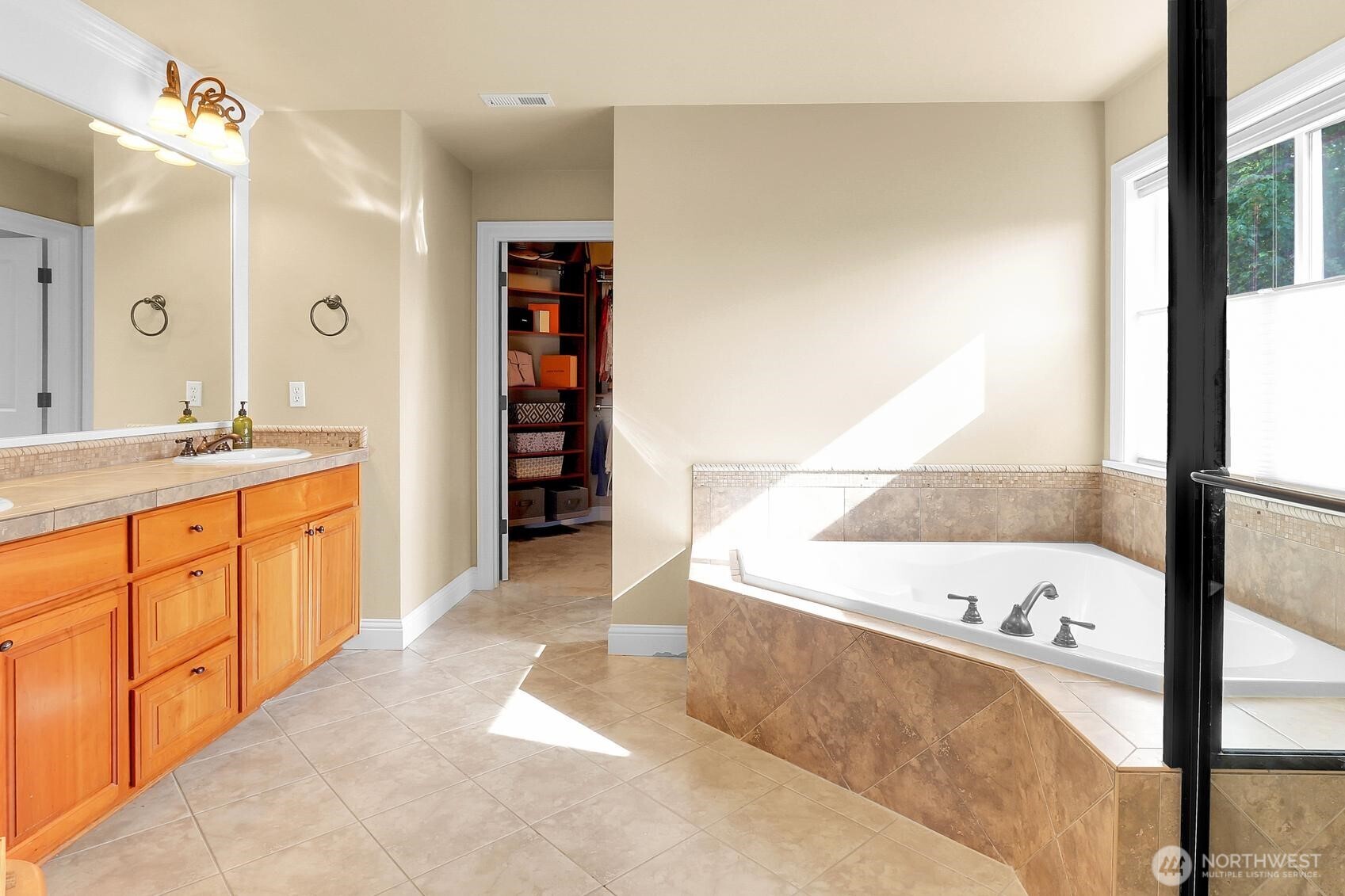 10311 Northeast 194th Street Bothell, WA 98011 - Photo 23 of 40