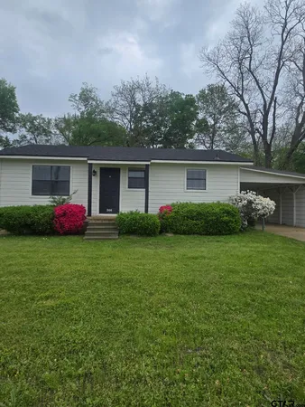 $1,400 | 206 Cooper Street, Lindale, TX 75771