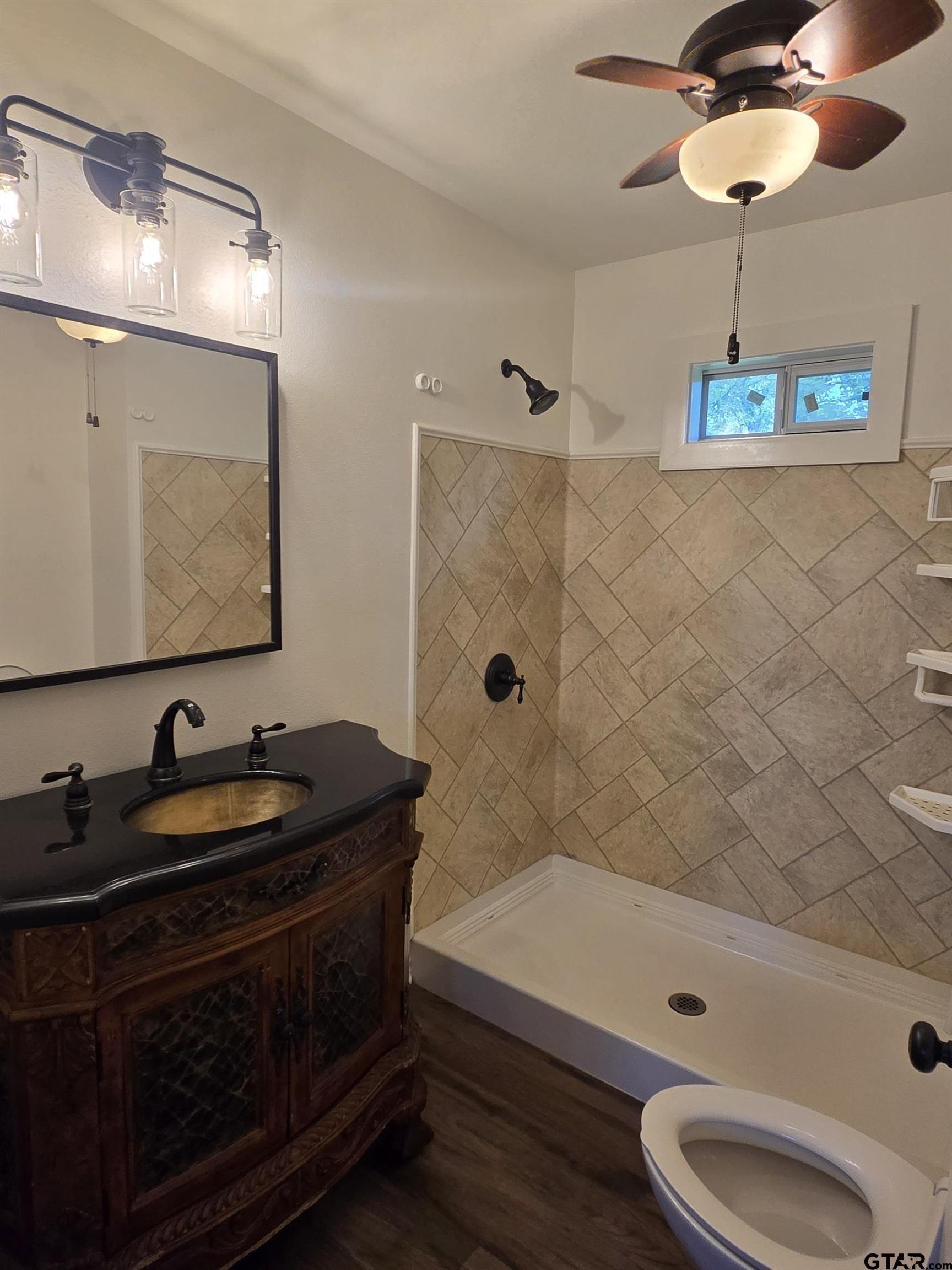 206 Cooper Street Lindale, TX 75771 - Photo 5 of 9