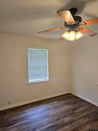 $1,400 | 206 Cooper Street, Lindale, TX 75771