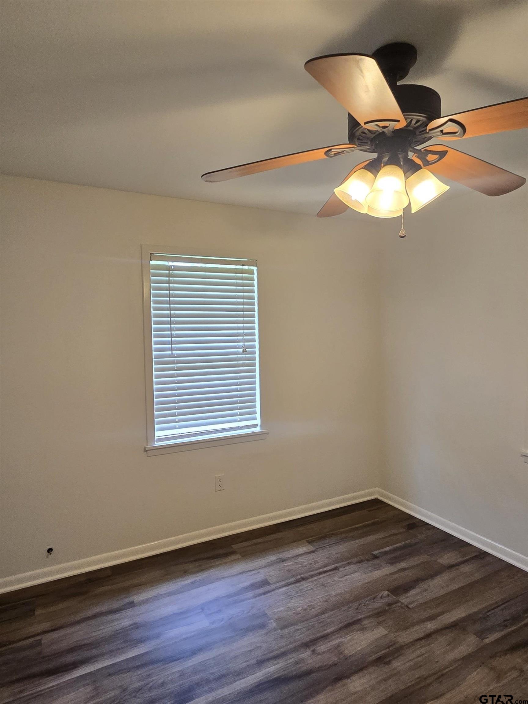 206 Cooper Street Lindale, TX 75771 - Photo 6 of 9