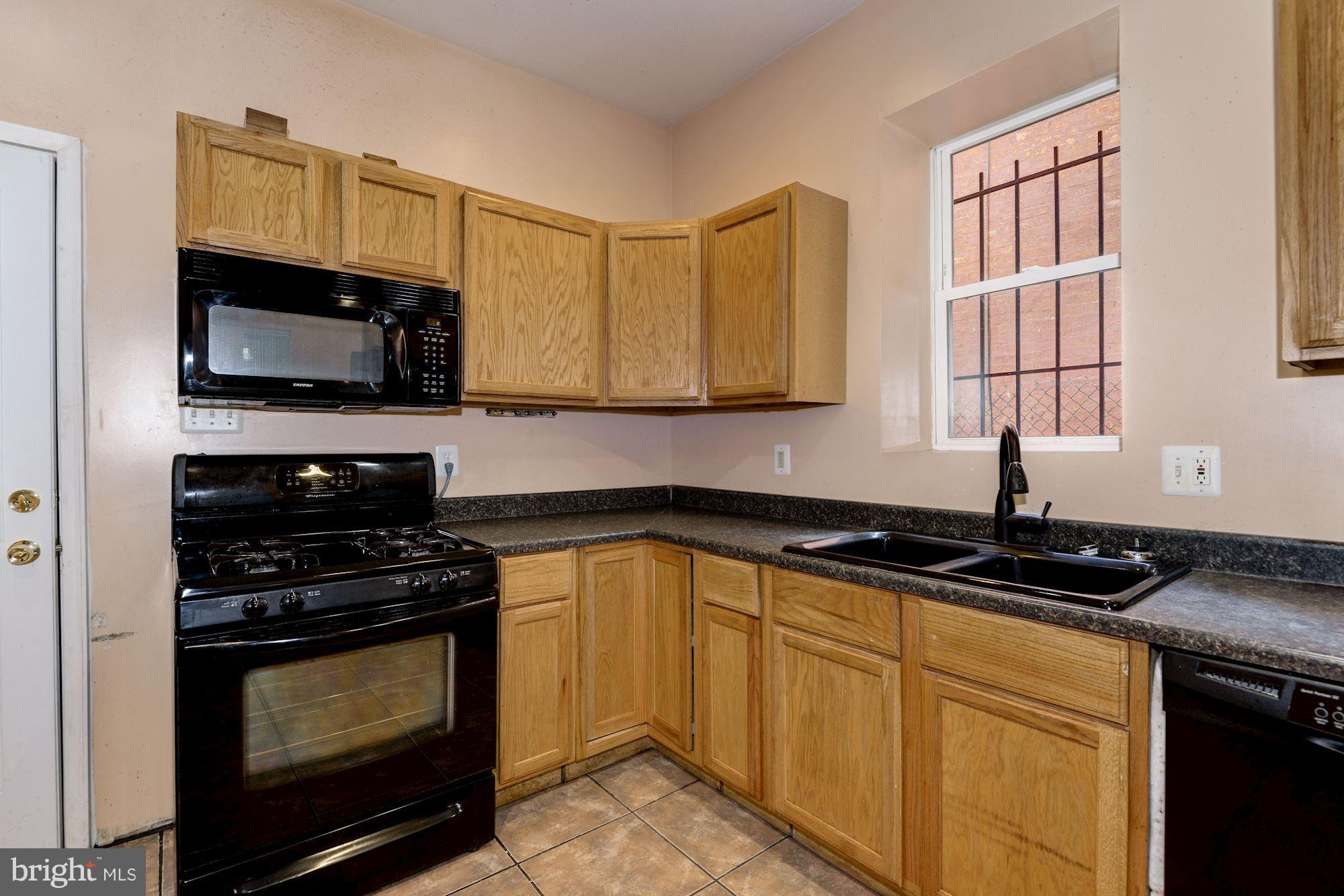 919 10th Street Northeast Washington, DC 20002 - Photo 13 of 28 Kitchen