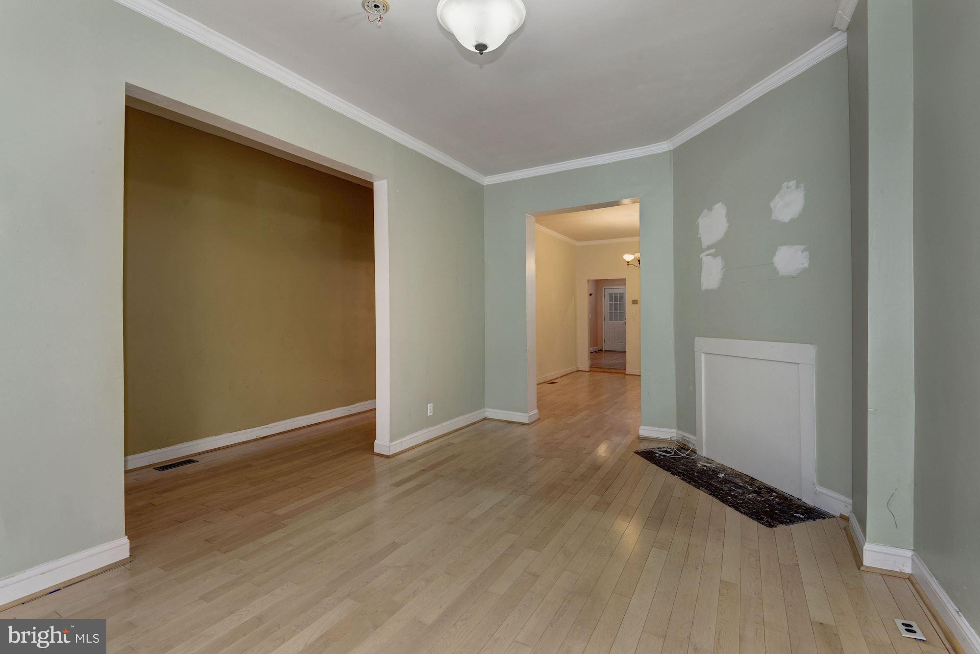 919 10th Street Northeast Washington, DC 20002 - Photo 5 of 28 Living Room