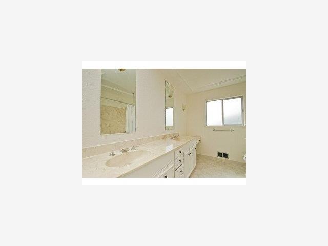 470 Border Hill Road Los Altos, CA 94024 - Photo 2 of 9 Gallery Image 2
