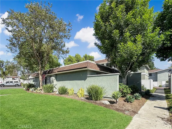 $3,500 | 22916 Vía Cereza, Mission Viejo, CA 92691