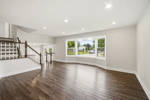 $525,000 | 1596 Texas Street, Elk Grove Village, IL 60007