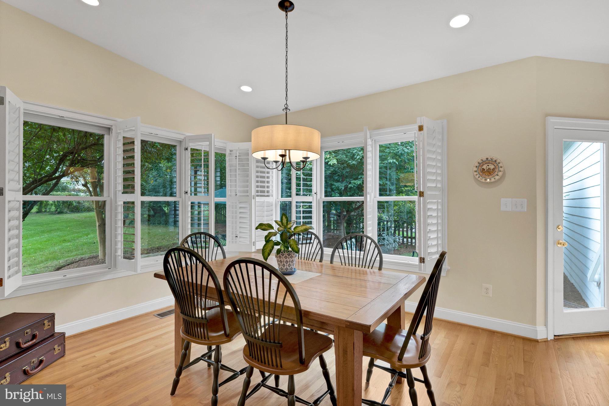 305 Talahi Road Southeast Vienna, VA 22180 - Photo 16 of 55 Gallery Image 16