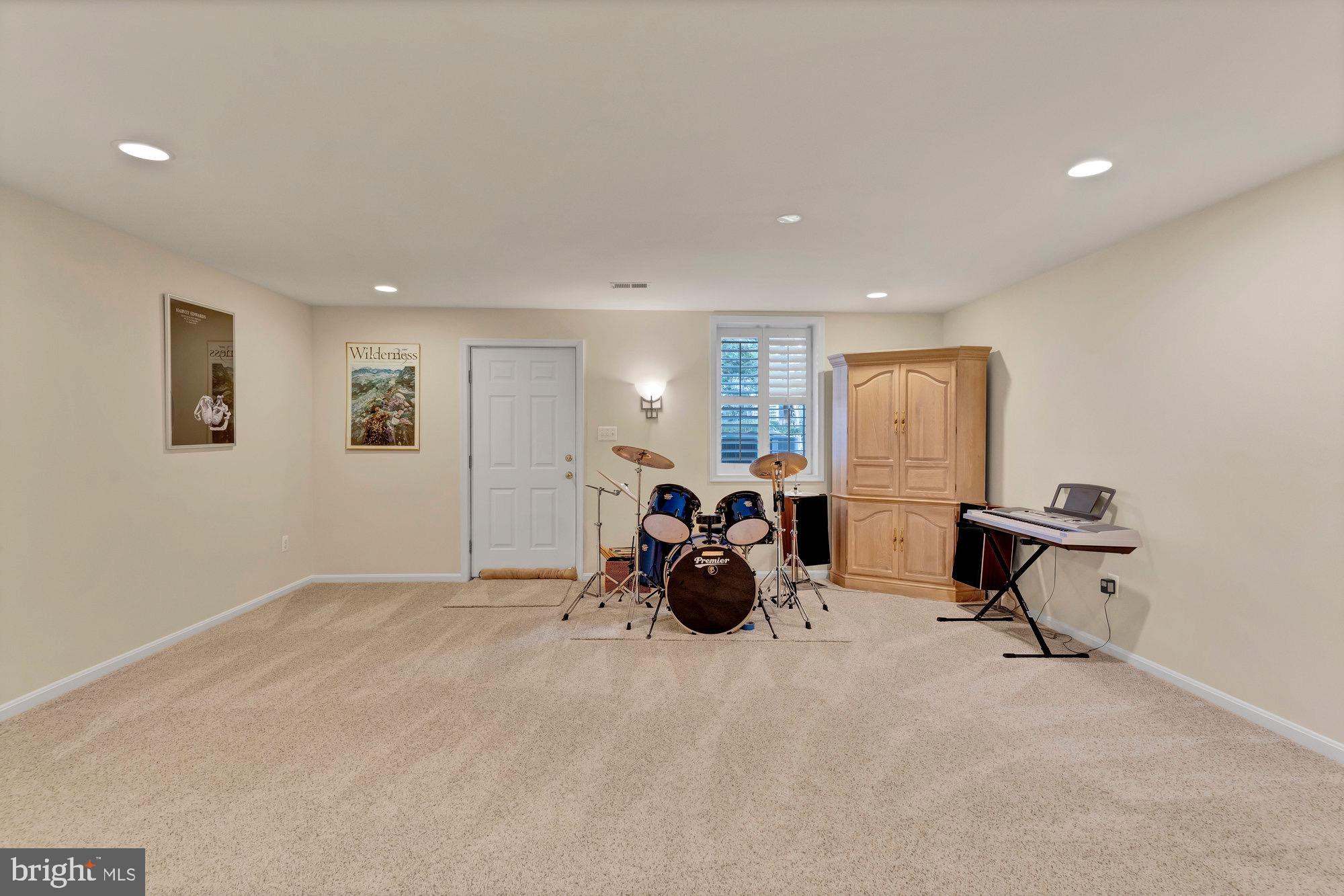 305 Talahi Road Southeast Vienna, VA 22180 - Photo 43 of 55 Gallery Image 43
