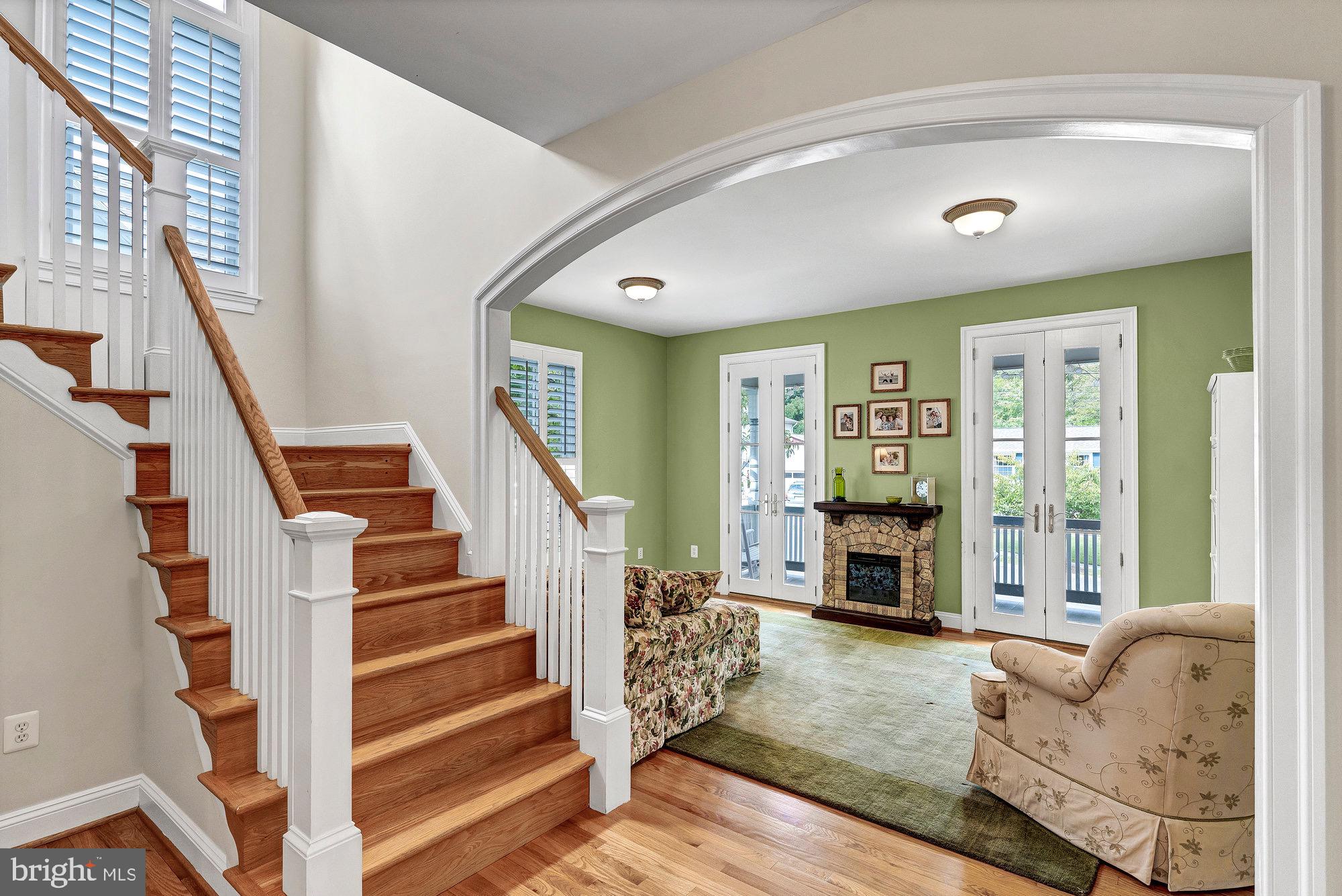 305 Talahi Road Southeast Vienna, VA 22180 - Photo 6 of 55 Gallery Image 6