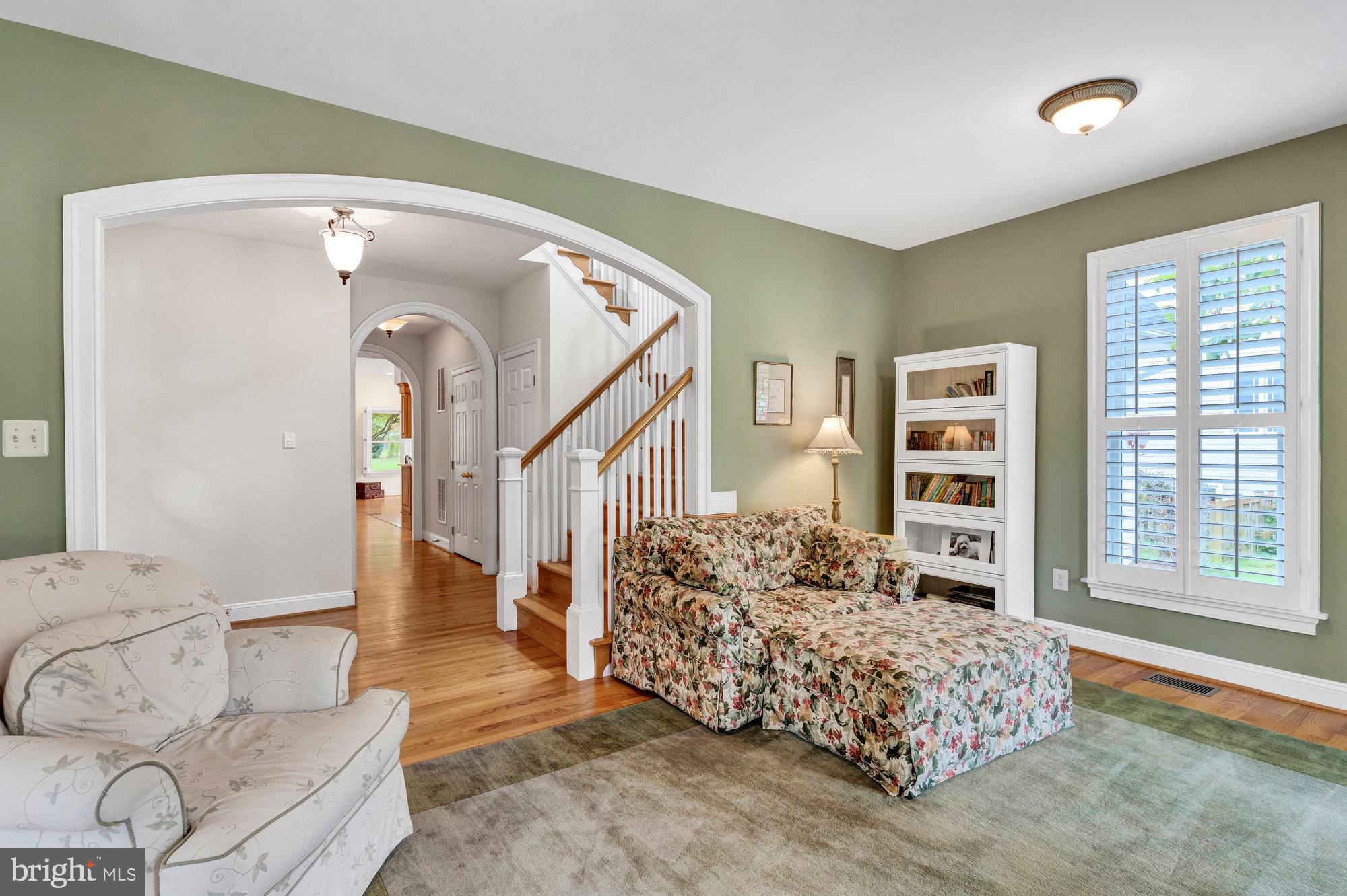 305 Talahi Road Southeast Vienna, VA 22180 - Photo 8 of 55 Gallery Image 8