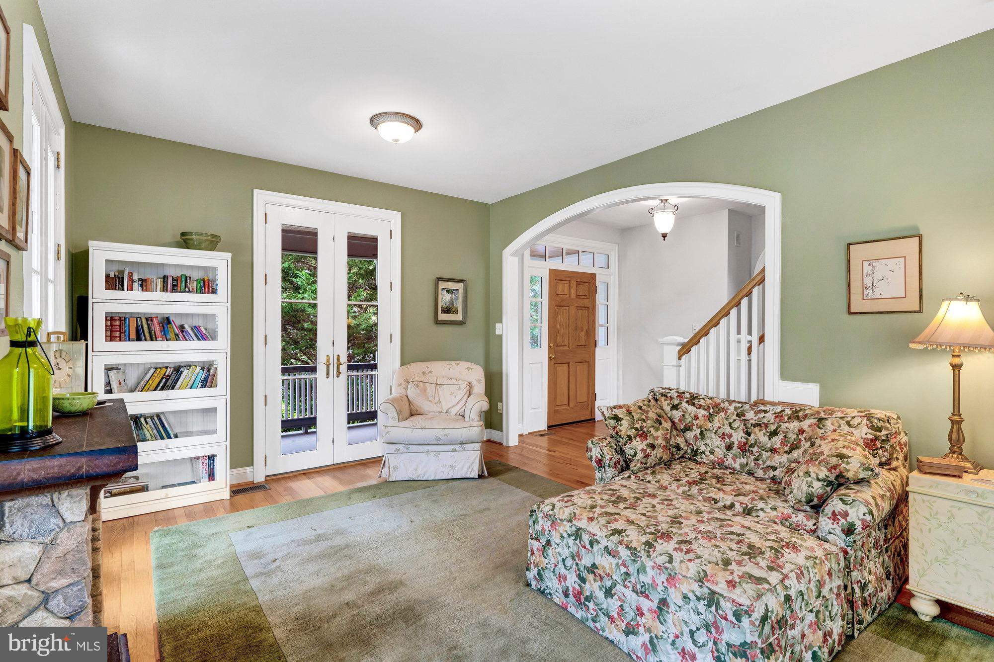 305 Talahi Road Southeast Vienna, VA 22180 - Photo 9 of 55 Gallery Image 9
