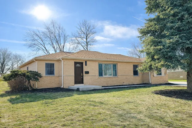 $2,950 | 15 Bradley Lane, Hoffman Estates, IL 60169