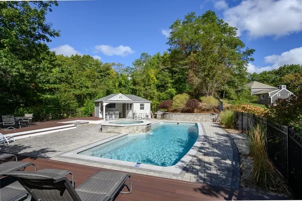 $1,100,000 | 72 Pilgrim Trail, Marshfield, MA 02050