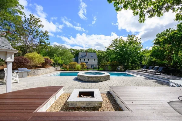 $1,100,000 | 72 Pilgrim Trail, Marshfield, MA 02050