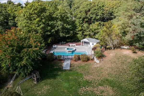 $1,100,000 | 72 Pilgrim Trail, Marshfield, MA 02050