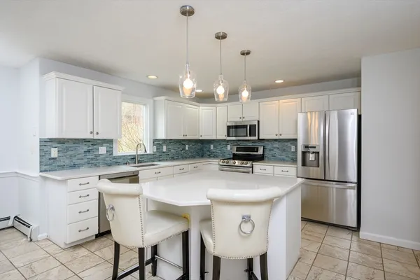 $1,100,000 | 72 Pilgrim Trail, Marshfield, MA 02050