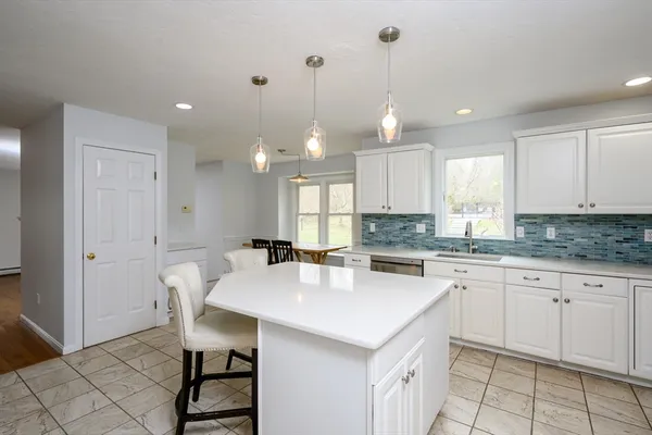 $1,100,000 | 72 Pilgrim Trail, Marshfield, MA 02050