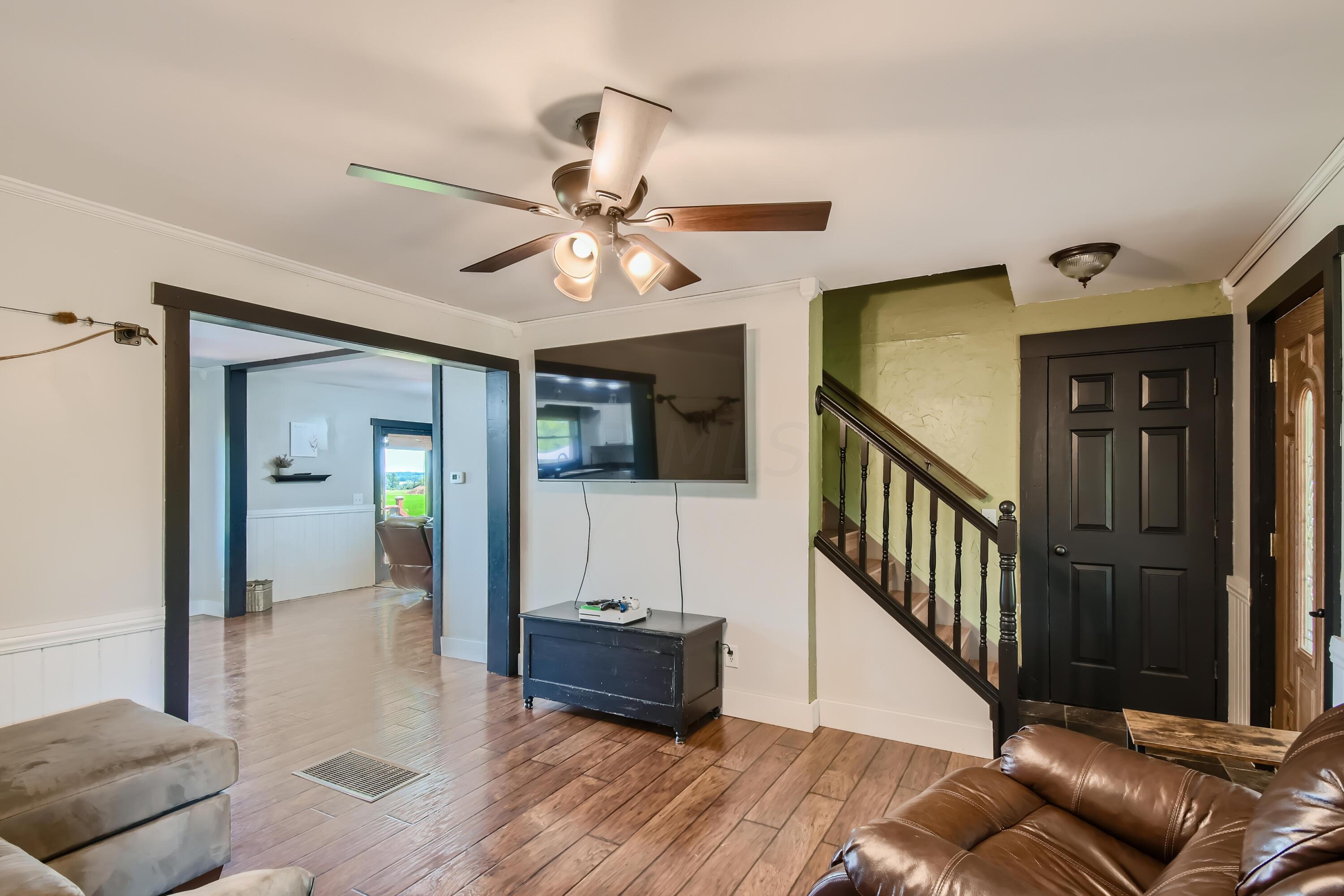 22441 Hopewell Road Gambier, OH 43022 - Photo 7 of 27 04 Living Room