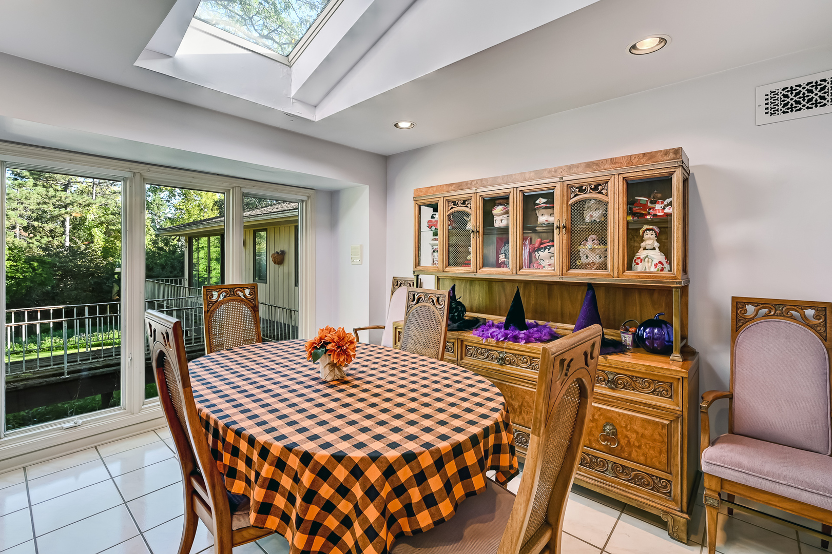 508 Ridgemoor Drive Willowbrook, IL 60527 - Photo 14 of 31 Gallery Image 14