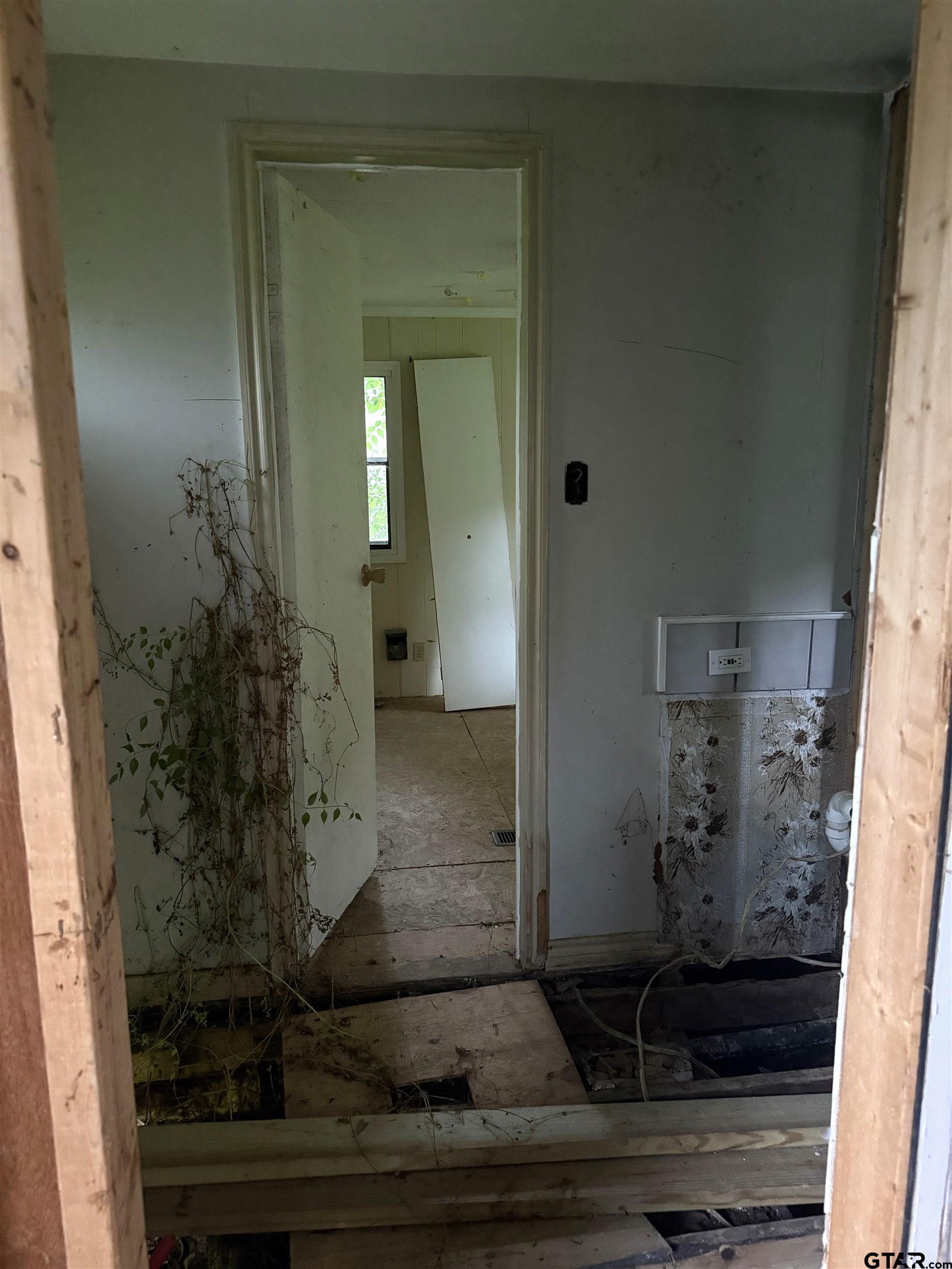 4604 Skyline Drive Chandler, TX 75758 - Photo 13 of 17