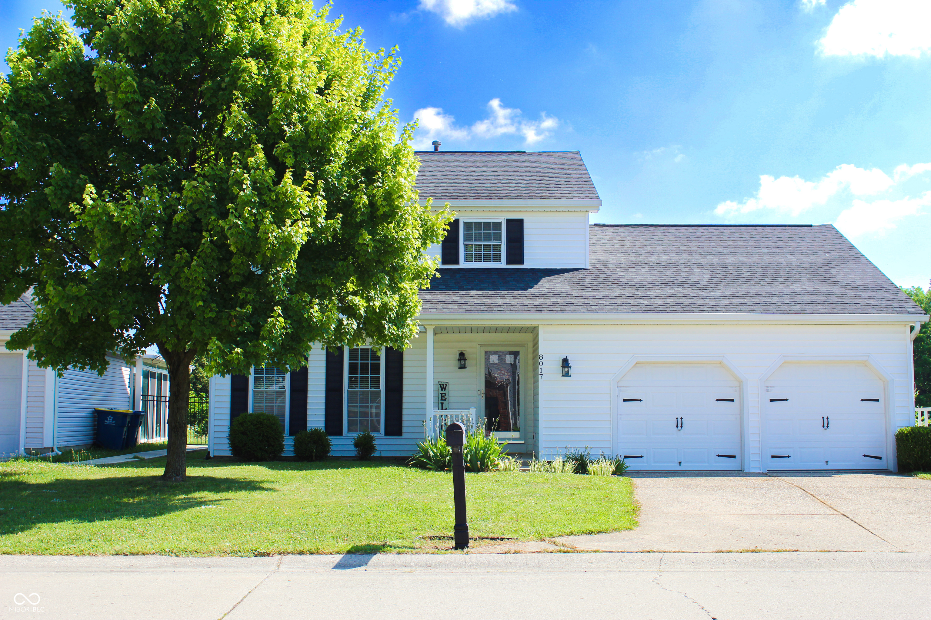 8017 Cardinal Cove West Indianapolis, IN 46256 - Photo 2 of 44 Gallery Image 2
