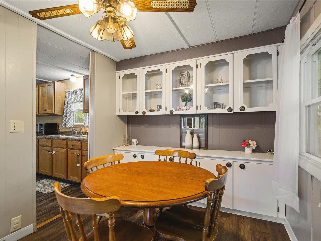 1905 South Walnut Road Freeport, IL 61032 - Photo 8 of 27 Gallery Image 8