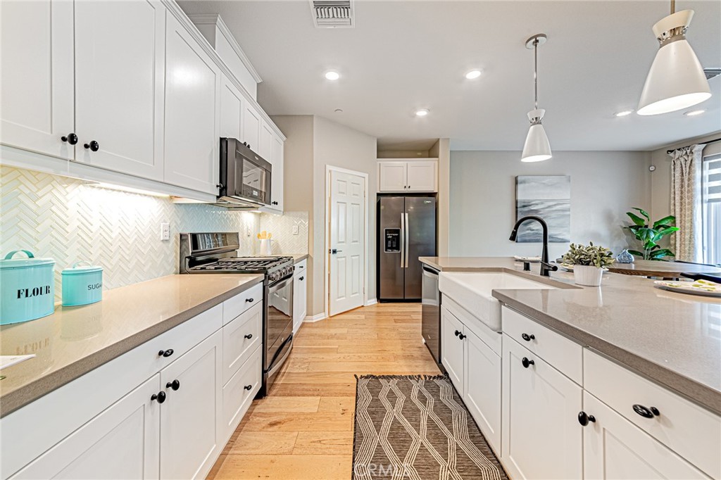 1705 Almond Tree Place Upland, CA 91784 - Photo 5 of 43