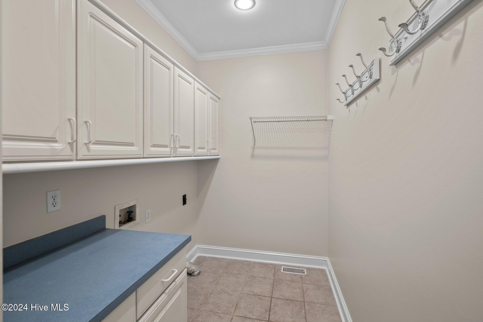 102 Creekview Road New Bern, NC 28562 - Photo 32 of 56 laundry