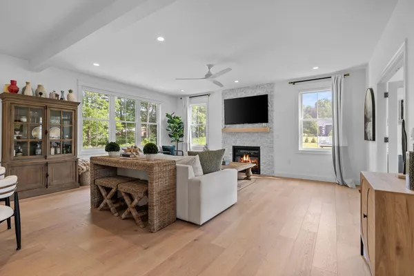 $1,800,000 | 18 Treat Farm Road, Stratham, NH 03885