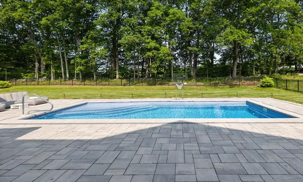 $1,800,000 | 18 Treat Farm Road, Stratham, NH 03885