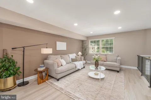 $399,900 | 26 Golden Hill Court, Catonsville, MD 21228