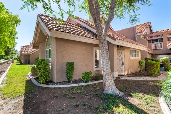 $2,000 | 1633 East Lakeside Drive, Unit 161, Gilbert, AZ 85234