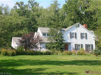 524 Warner Road Southeast Hubbard, OH 44425 - Photo 1 of 1 Front of home