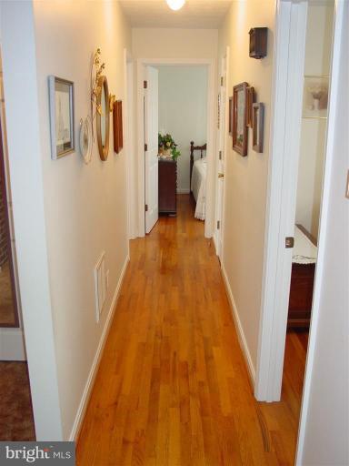 100 Frederick Road Stephens City, VA 22655 - Photo 9 of 16 Hallway