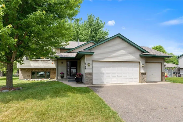 $349,900 | 38288 Hillshire Avenue, North Branch, MN 55056