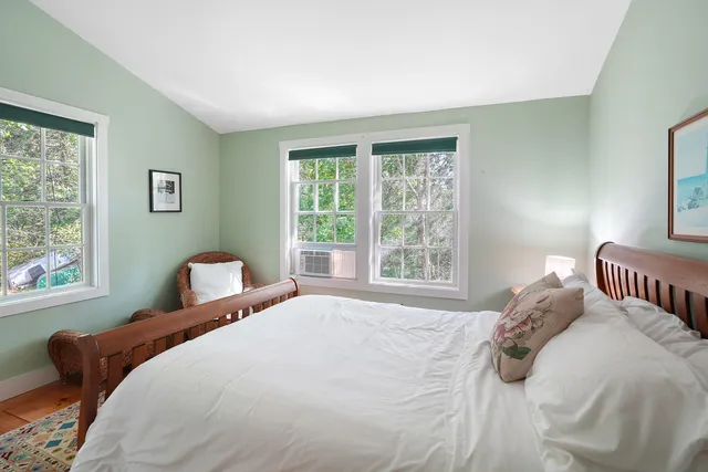 $1,950,000 | 10 Duende Lane, Edgartown, MA 02539