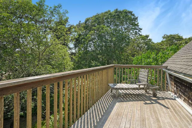 $1,950,000 | 10 Duende Lane, Edgartown, MA 02539