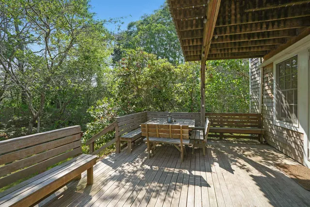 $1,950,000 | 10 Duende Lane, Edgartown, MA 02539
