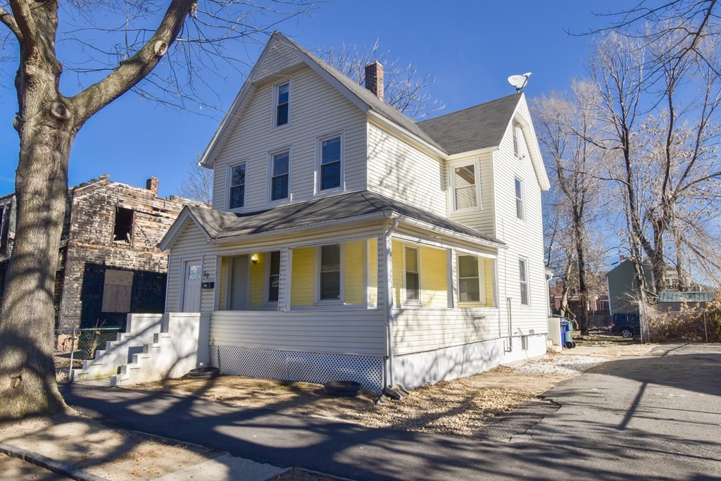 59 Terrence Street Springfield, MA 01109 - Photo 1 of 36 Gallery Image 1