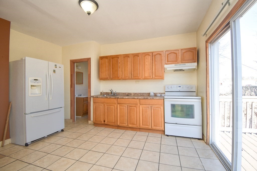 59 Terrence Street Springfield, MA 01109 - Photo 7 of 36 Gallery Image 7